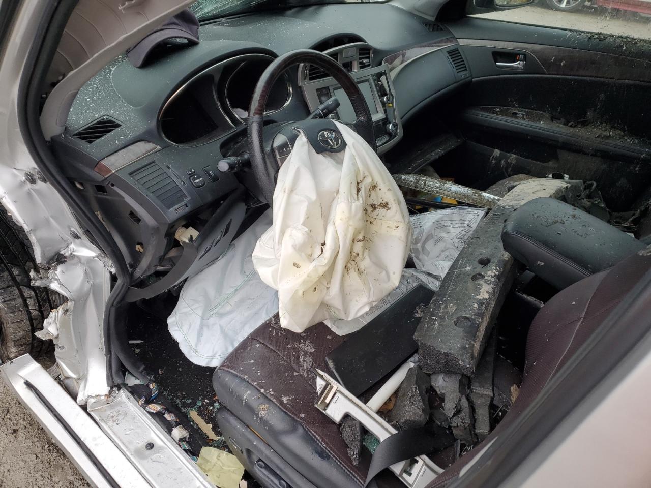 2011 Toyota Avalon - Image 8