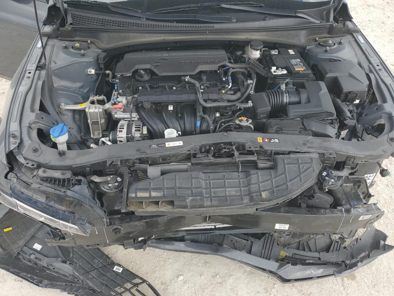 2024 Hyundai Elantra - Image 11