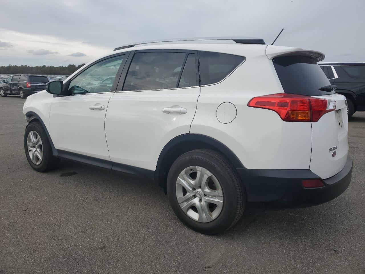 2015 Toyota RAV 4 - Image 2