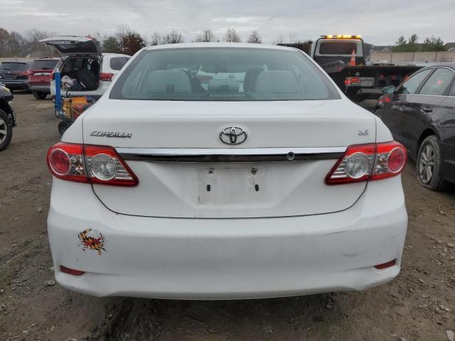 TOYOTA COROLLA 2013 Белы