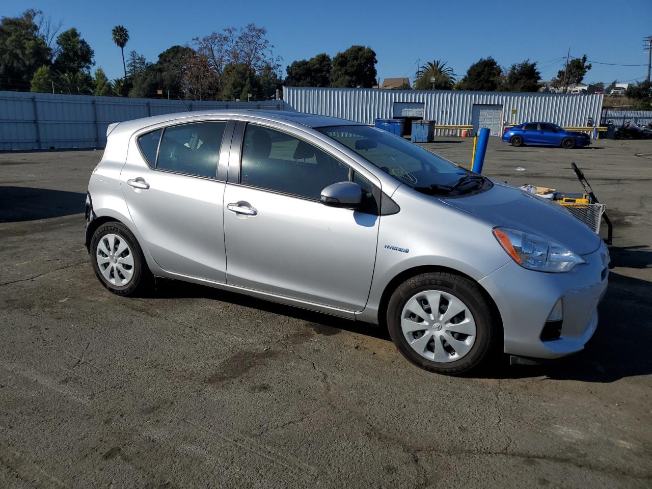 VIN JTDKDTB30D1049737 2013 TOYOTA PRIUS no.4