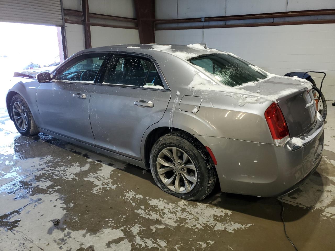 VIN 2C3CCAAG6FH769312 2015 CHRYSLER 300 no.2