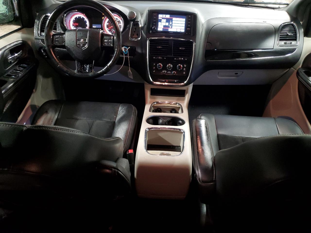 2017 Dodge Caravan - Image 8