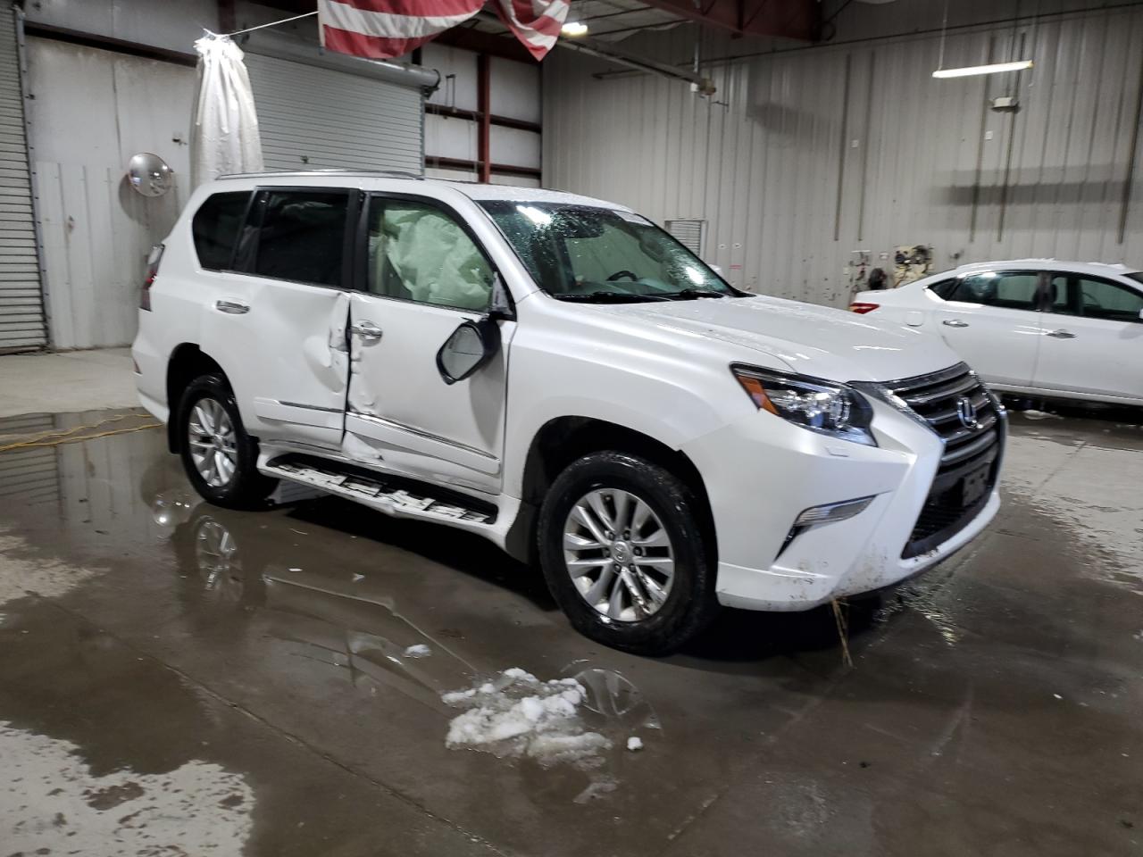 VIN JTJBM7FX9J5195138 2018 LEXUS GX no.4