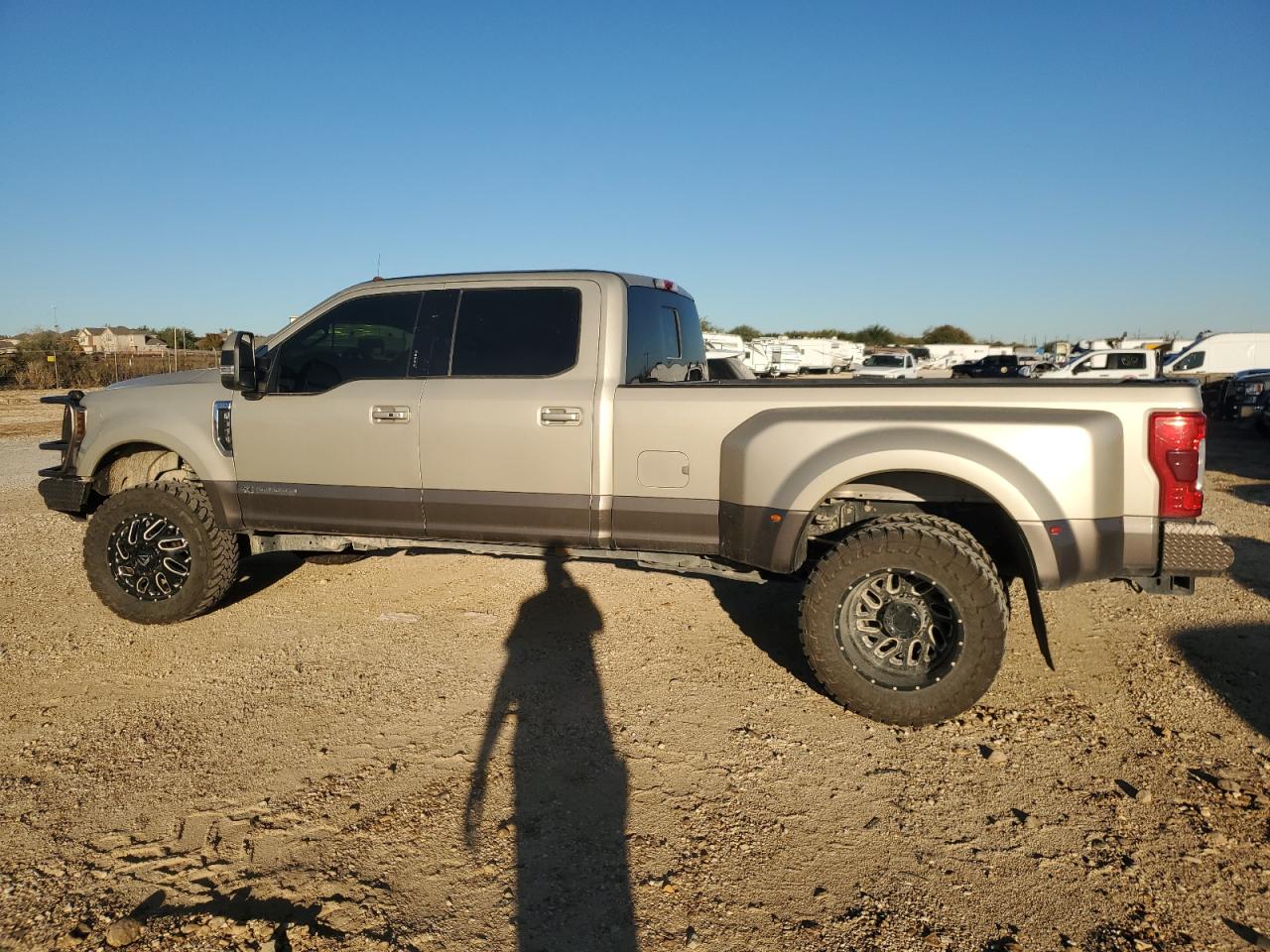 2018 Ford F350 - Image 2