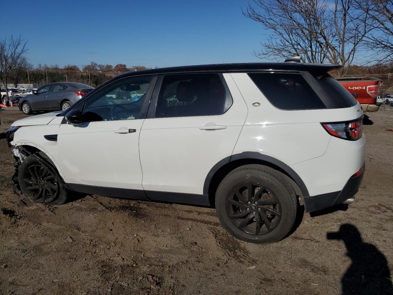2018 Land Rover Discovery - Image 2