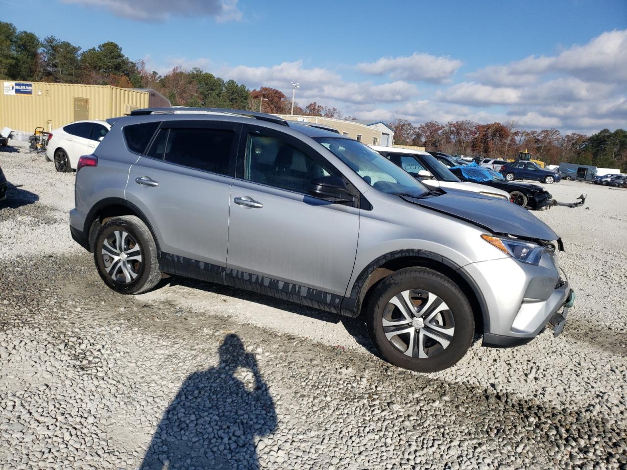 VIN 2T3BFREVXHW658674 2017 TOYOTA RAV4 no.4