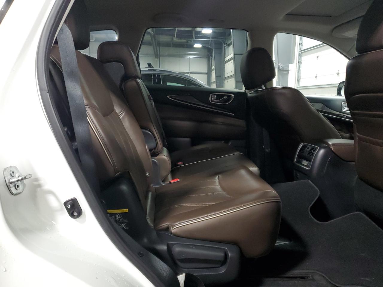 2016 Infiniti QX60 - Image 11