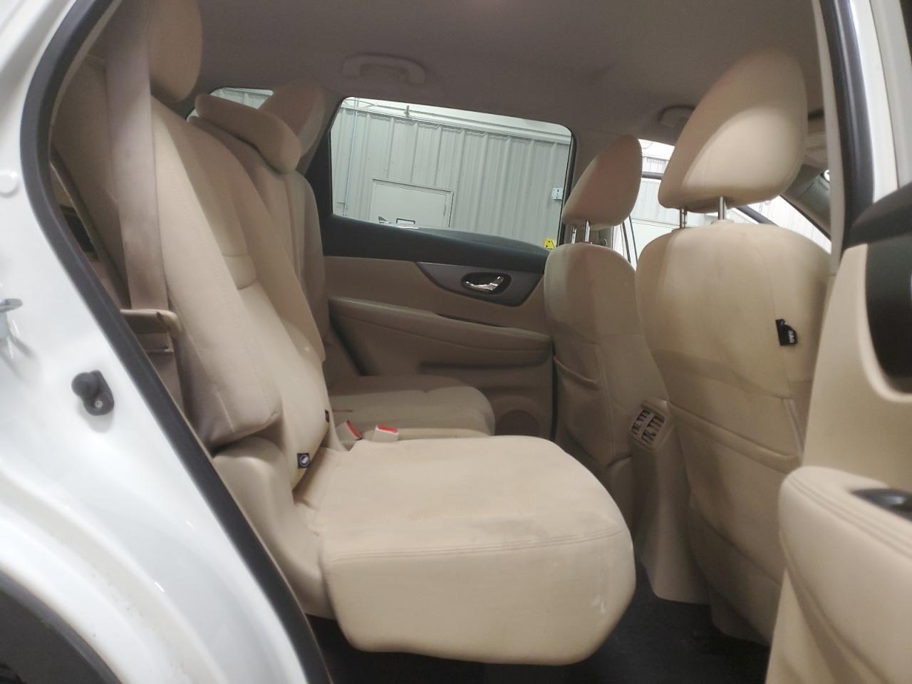 2016 Nissan Rogue - Image 11