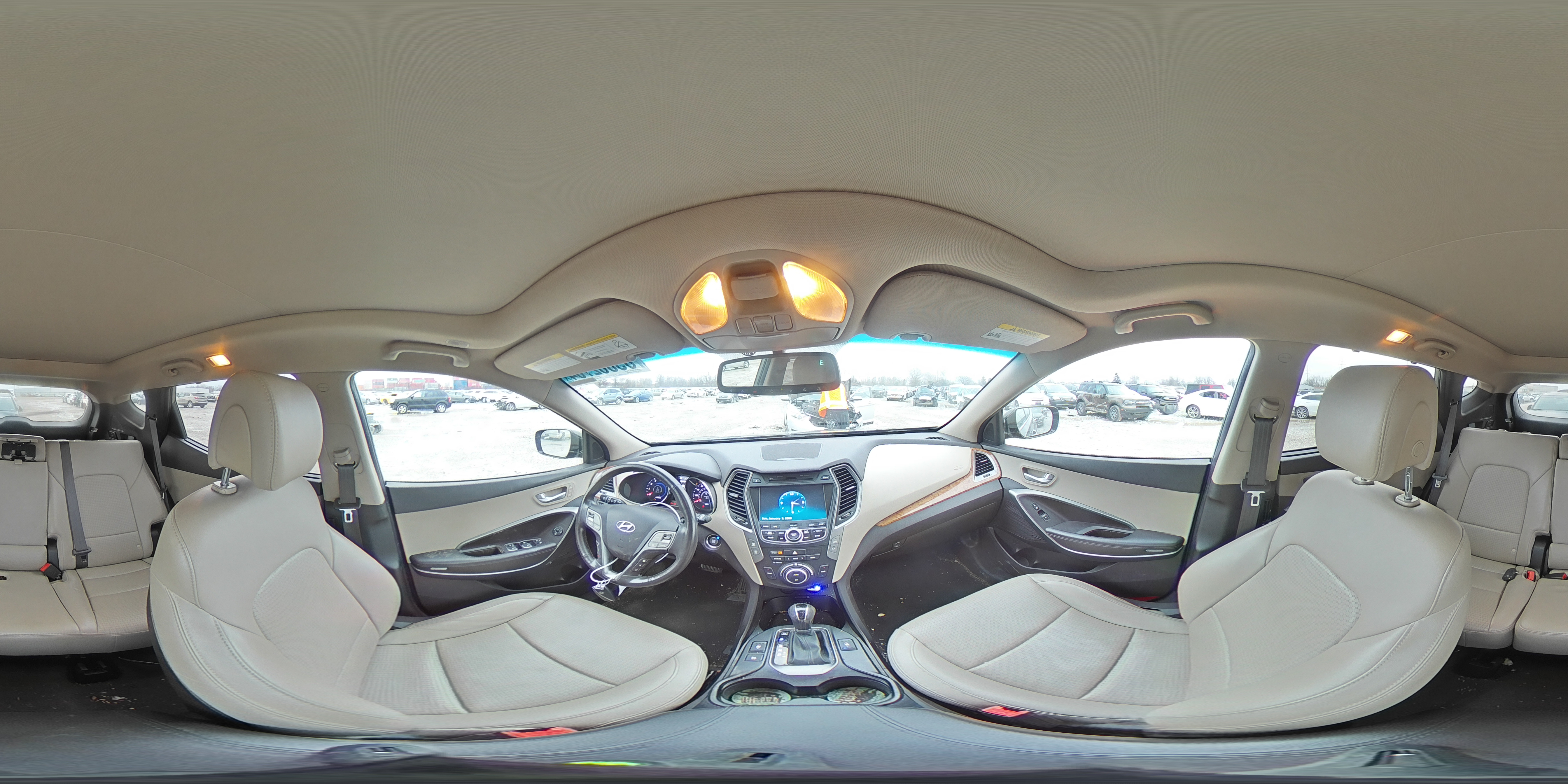 2014 Hyundai Santa Fe - Image 13