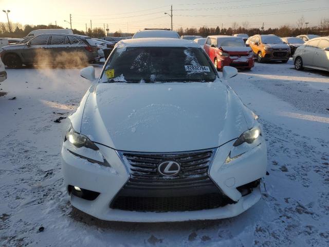 Седани LEXUS IS 2015 Білий