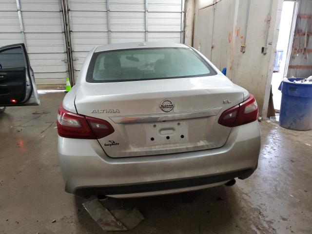  NISSAN ALTIMA 2018 Srebrny