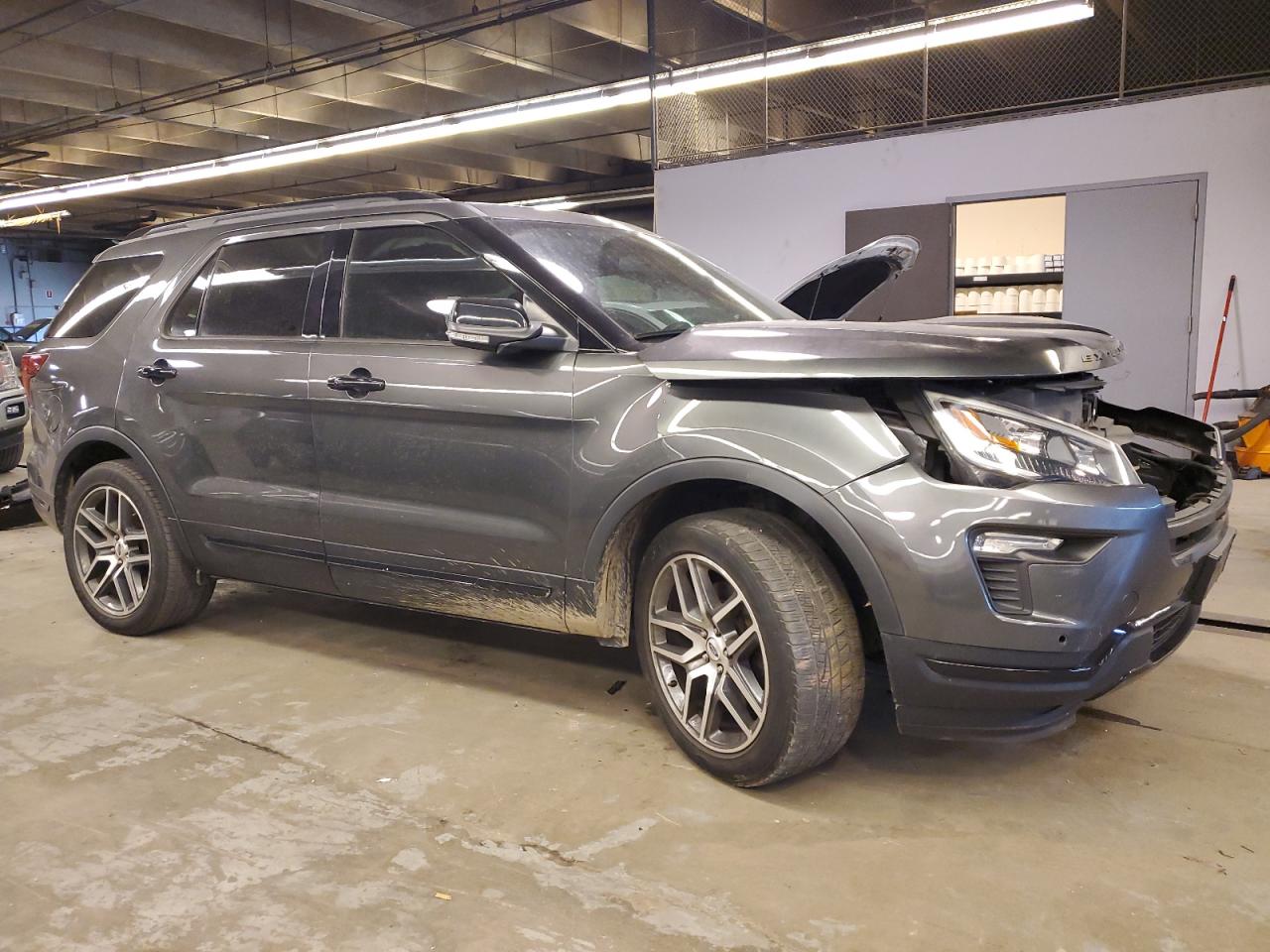 2018 Ford Explorer - Image 4