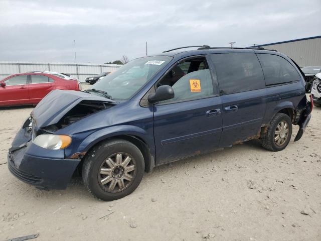 2004 Chrysler Town & Country Lx