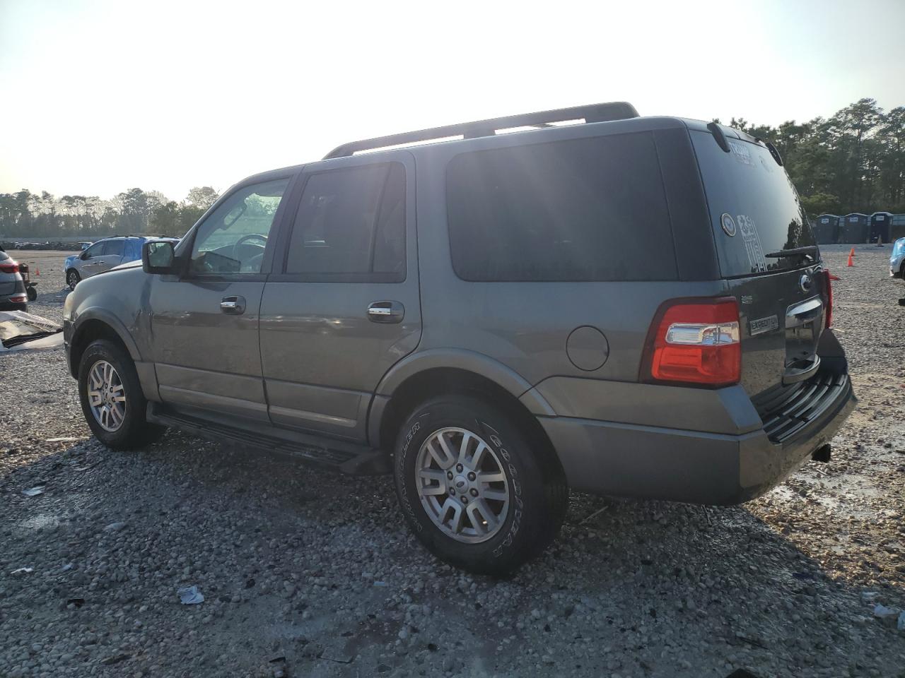 2012 Ford Expedition - Image 2