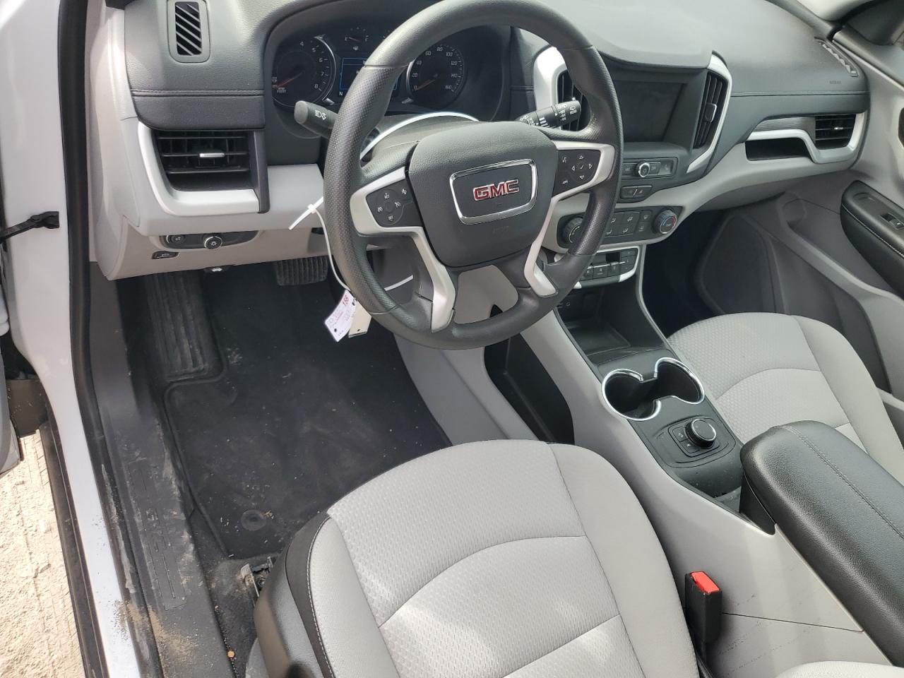 2022 GMC Terrain - Image 8