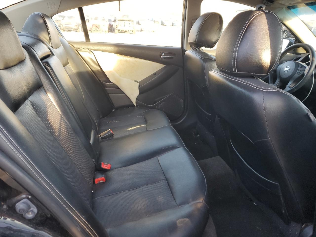 2012 Nissan Altima - Image 10