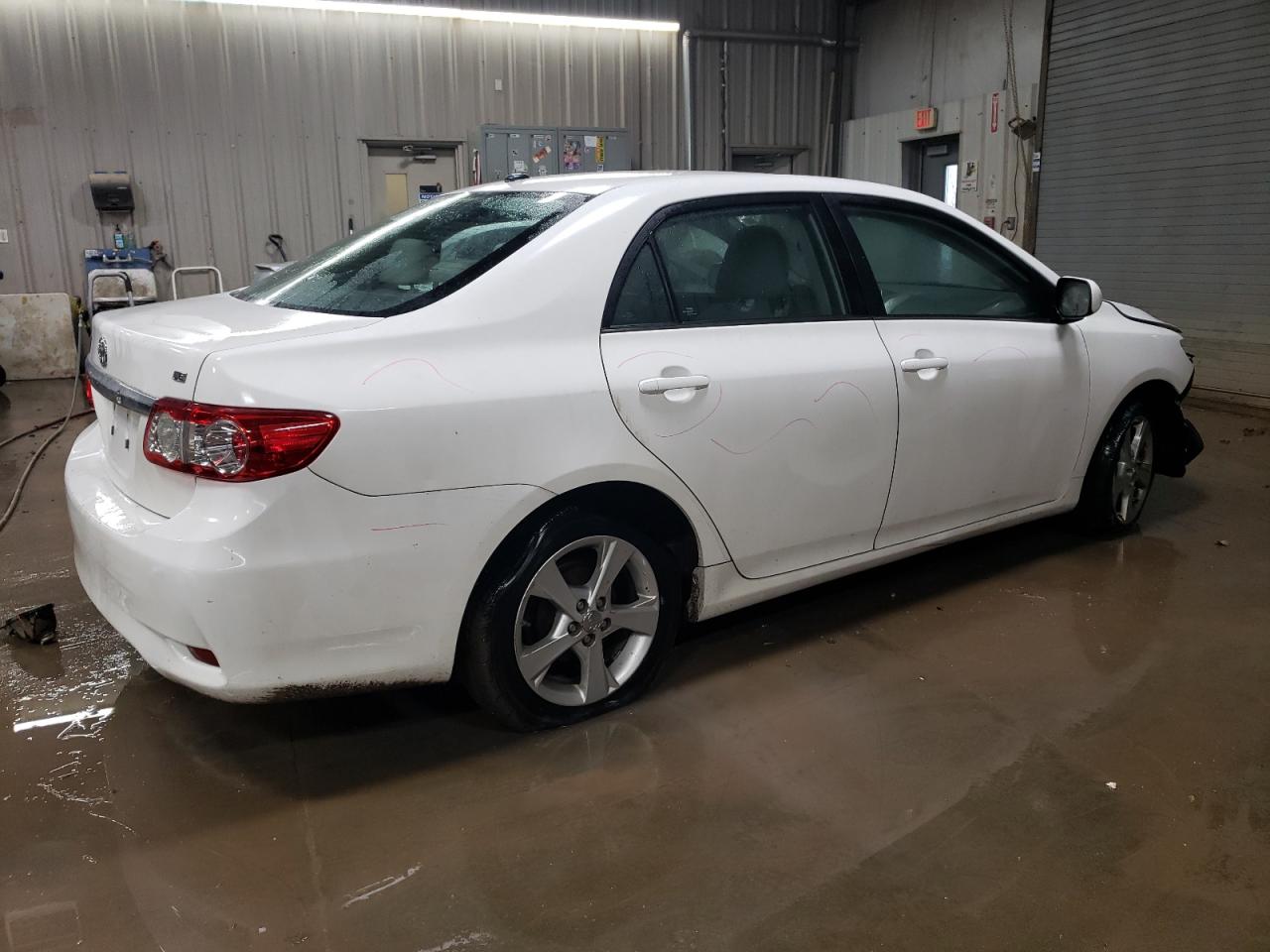 VIN 2T1BU4EE0DC067881 2013 TOYOTA COROLLA no.3