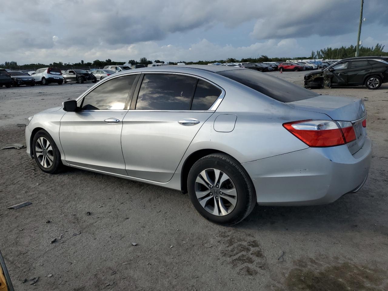 VIN 1HGCR2F33DA146426 2013 HONDA ACCORD no.2