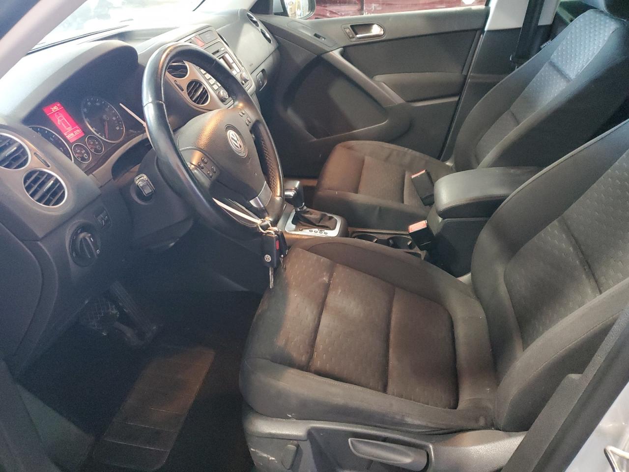 2009 Volkswagen Tiguan - Image 7