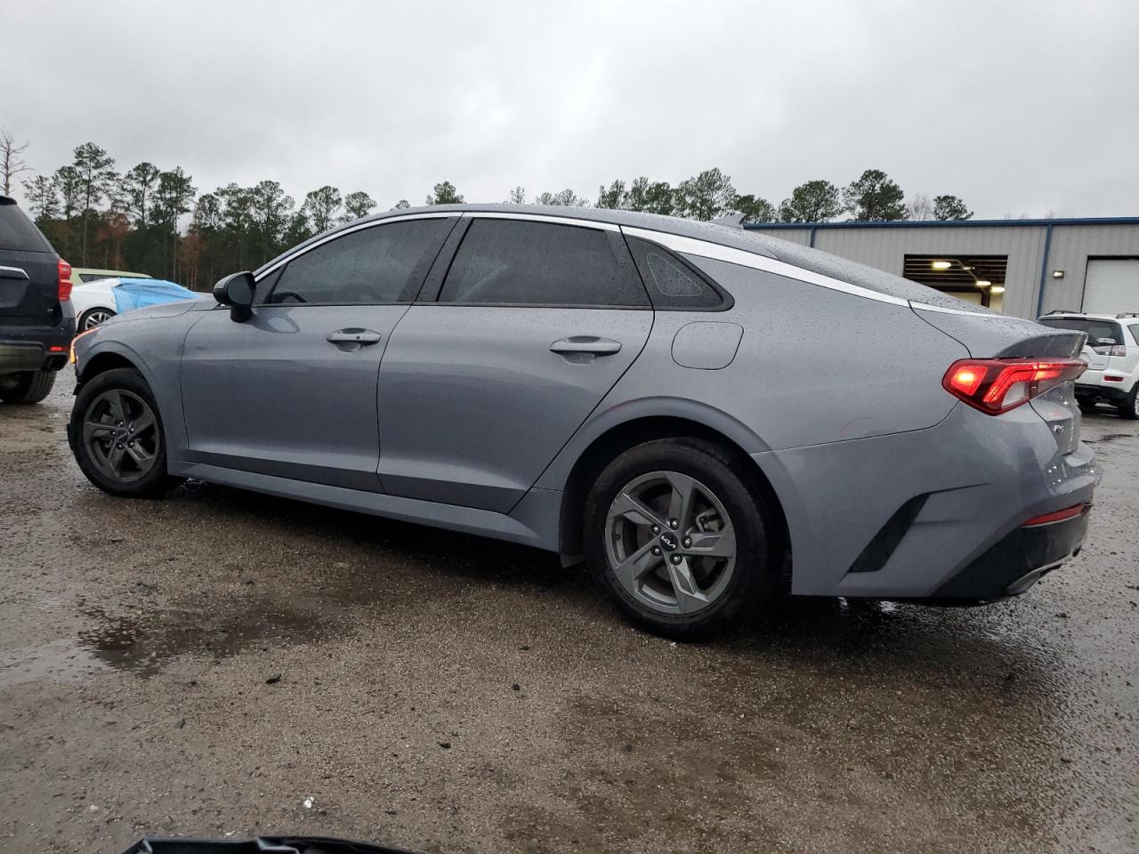2022 Kia K5 - Image 2