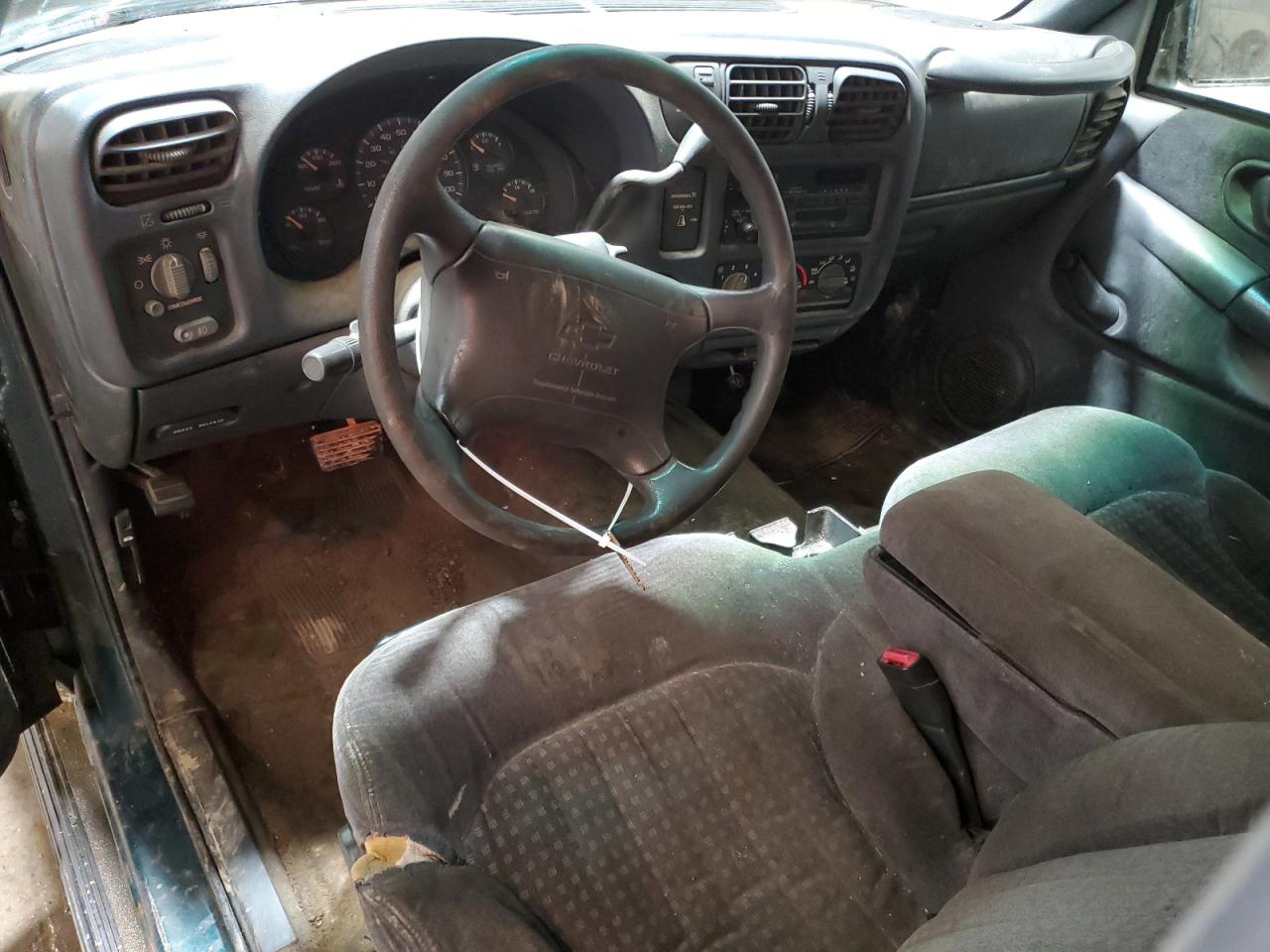 1998 Chevrolet S-10 Pickup - Image 8