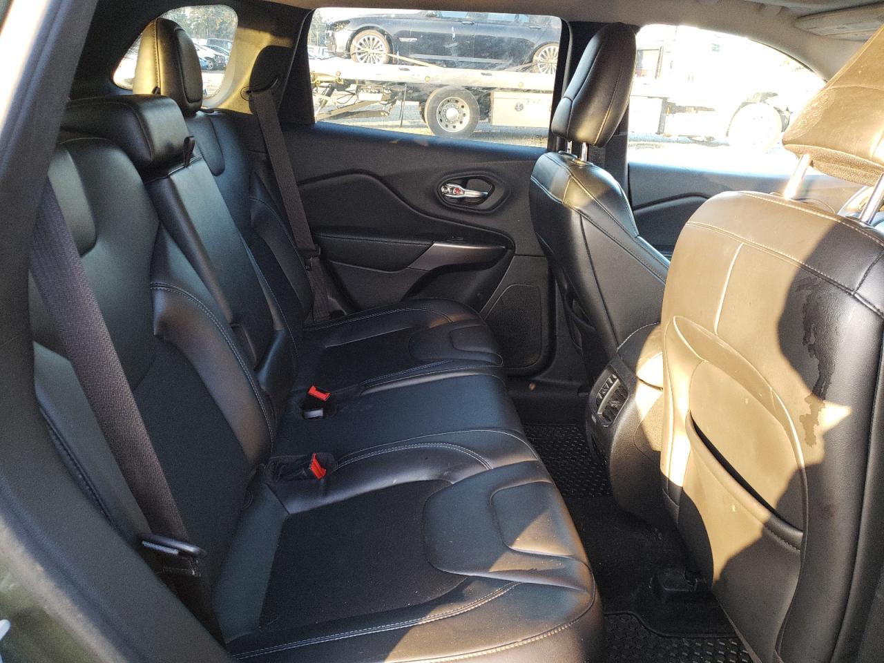 2020 Jeep Grand Cherokee - Image 11