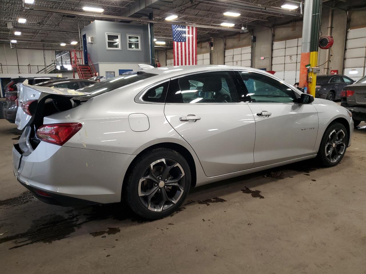 2022 Chevrolet Malibu - Image 3