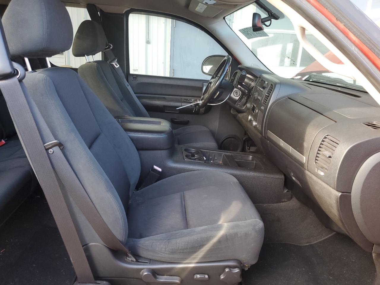 2007 Chevrolet Silverado - Image 7