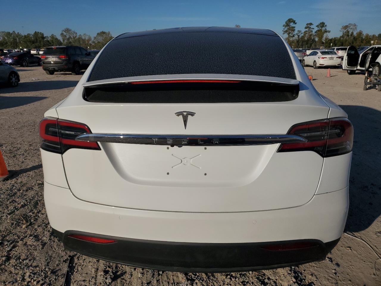 VIN 5YJXCAE26JF113041 2018 TESLA MODEL X no.6