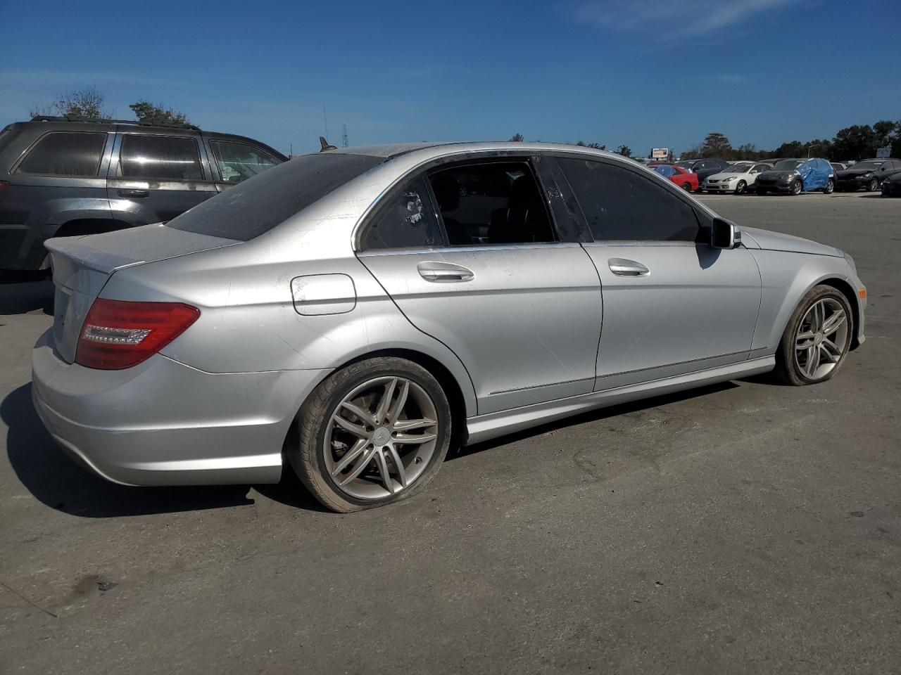 VIN WDDGF4HB7DR301186 2013 MERCEDES-BENZ C-CLASS no.3