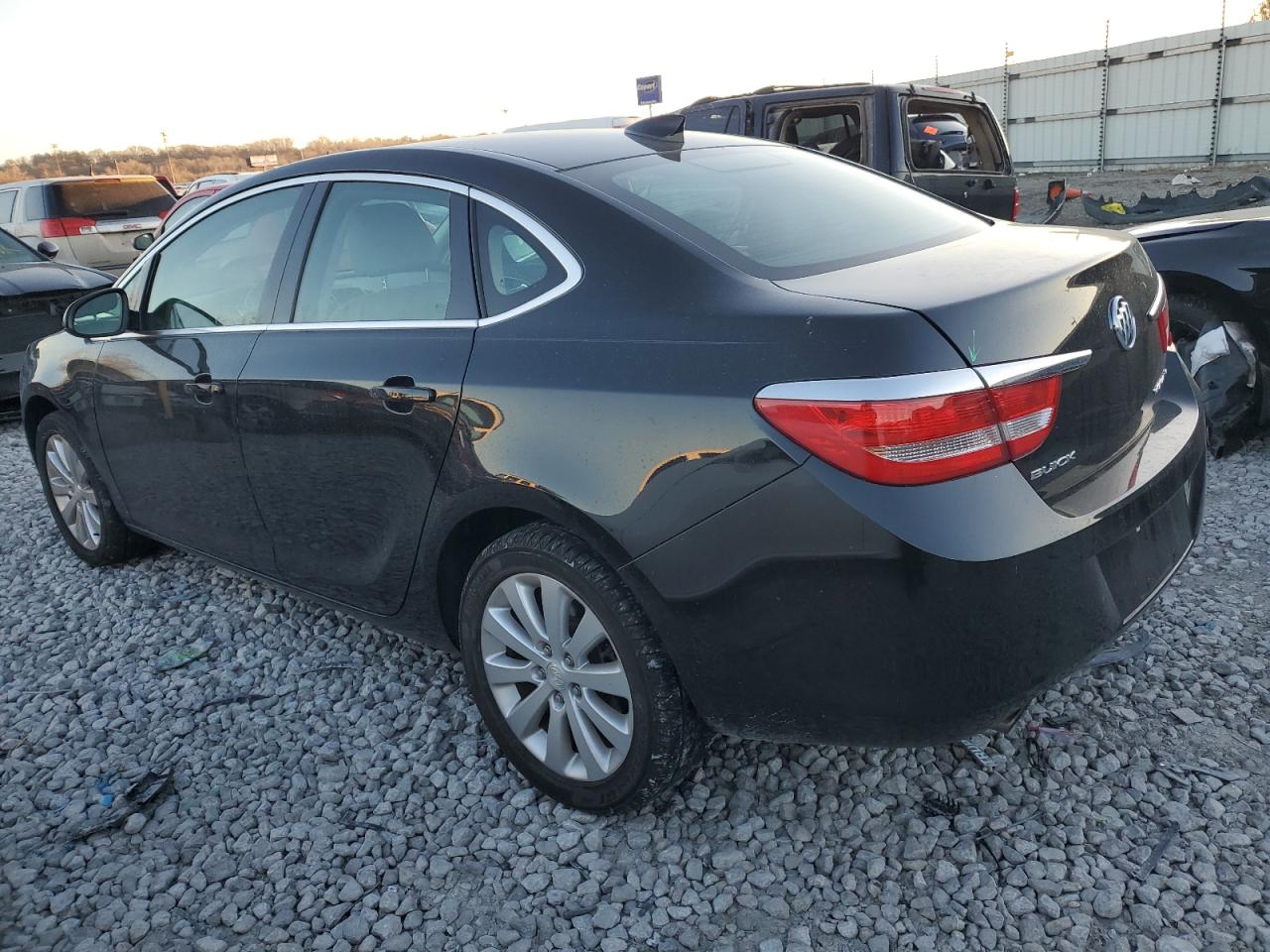 VIN 1G4PP5SK2G4107572 2016 BUICK VERANO no.2