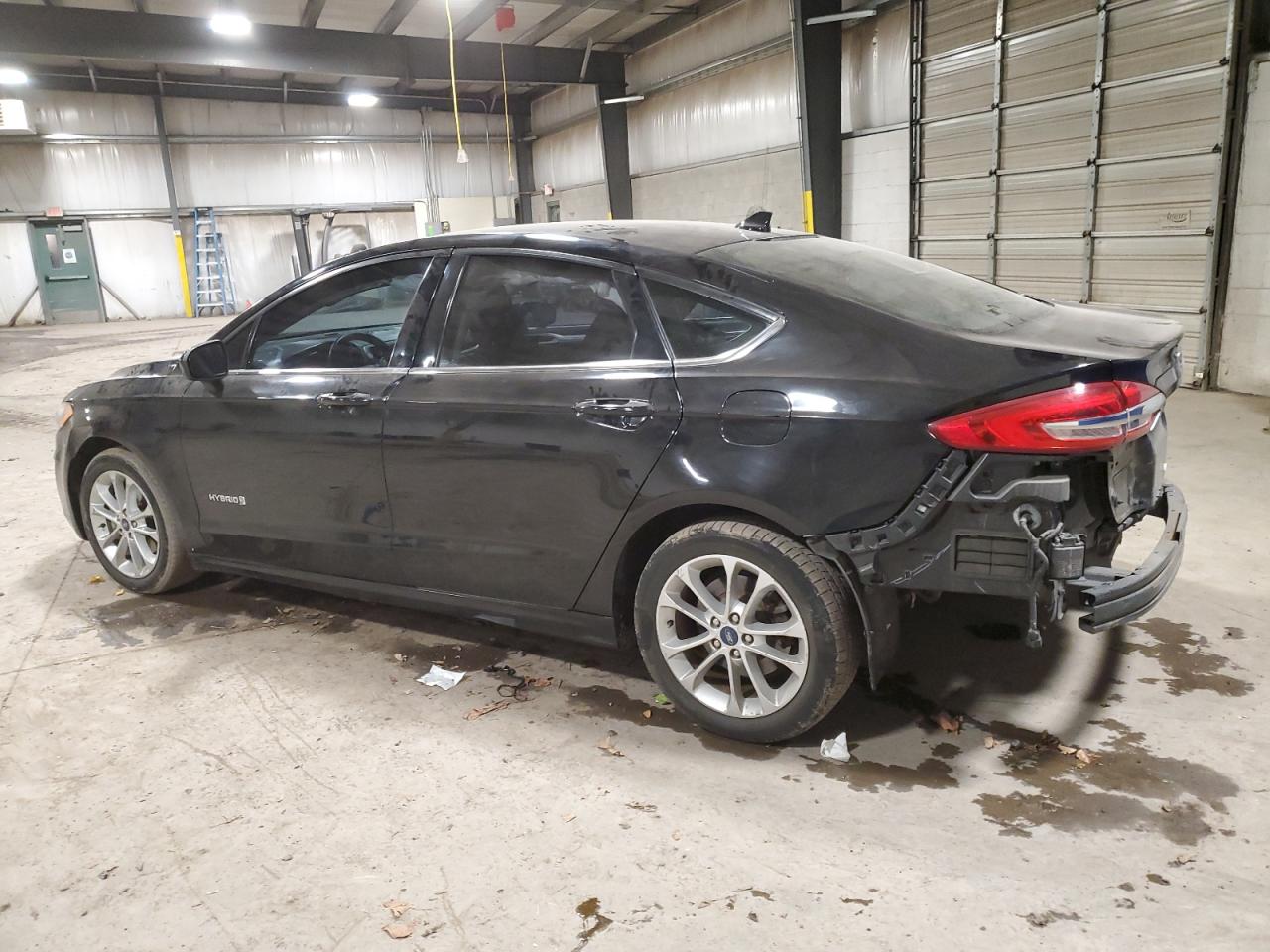 2019 Ford Fusion - Image 2