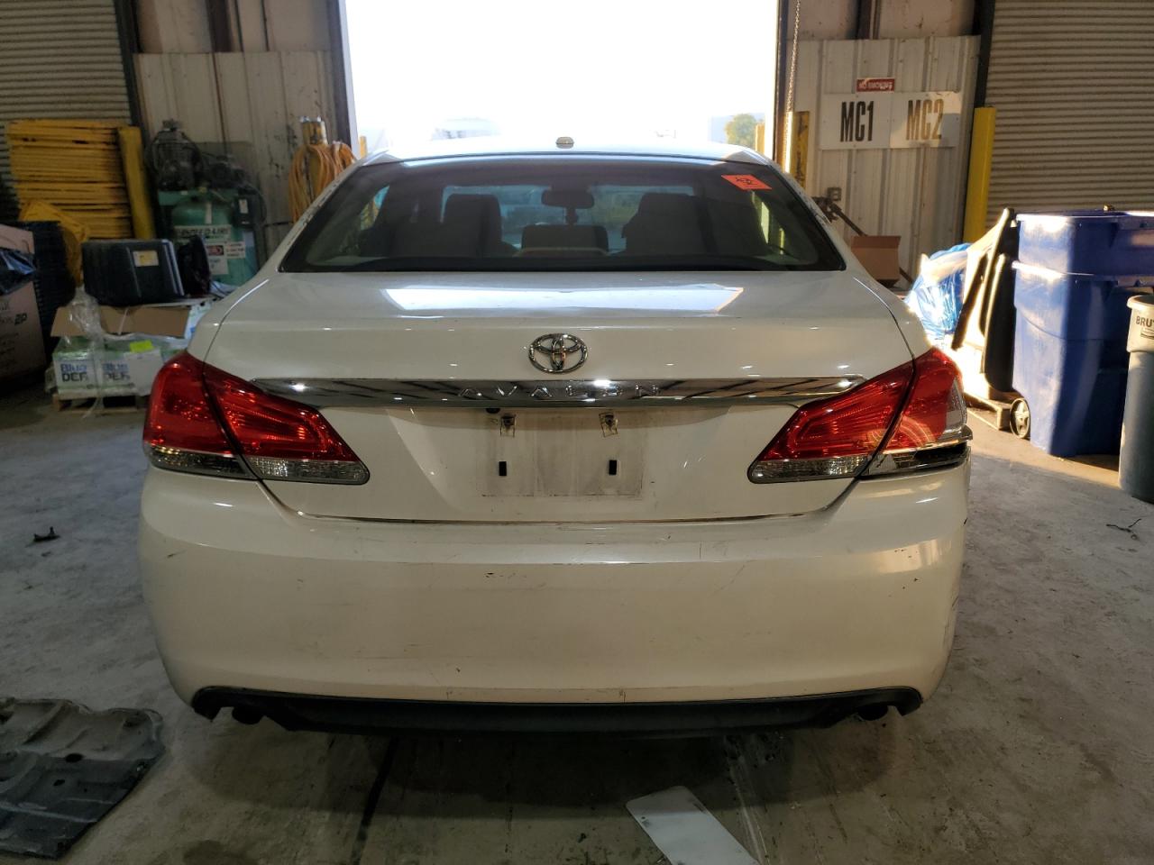 2011 Toyota Avalon - Image 6