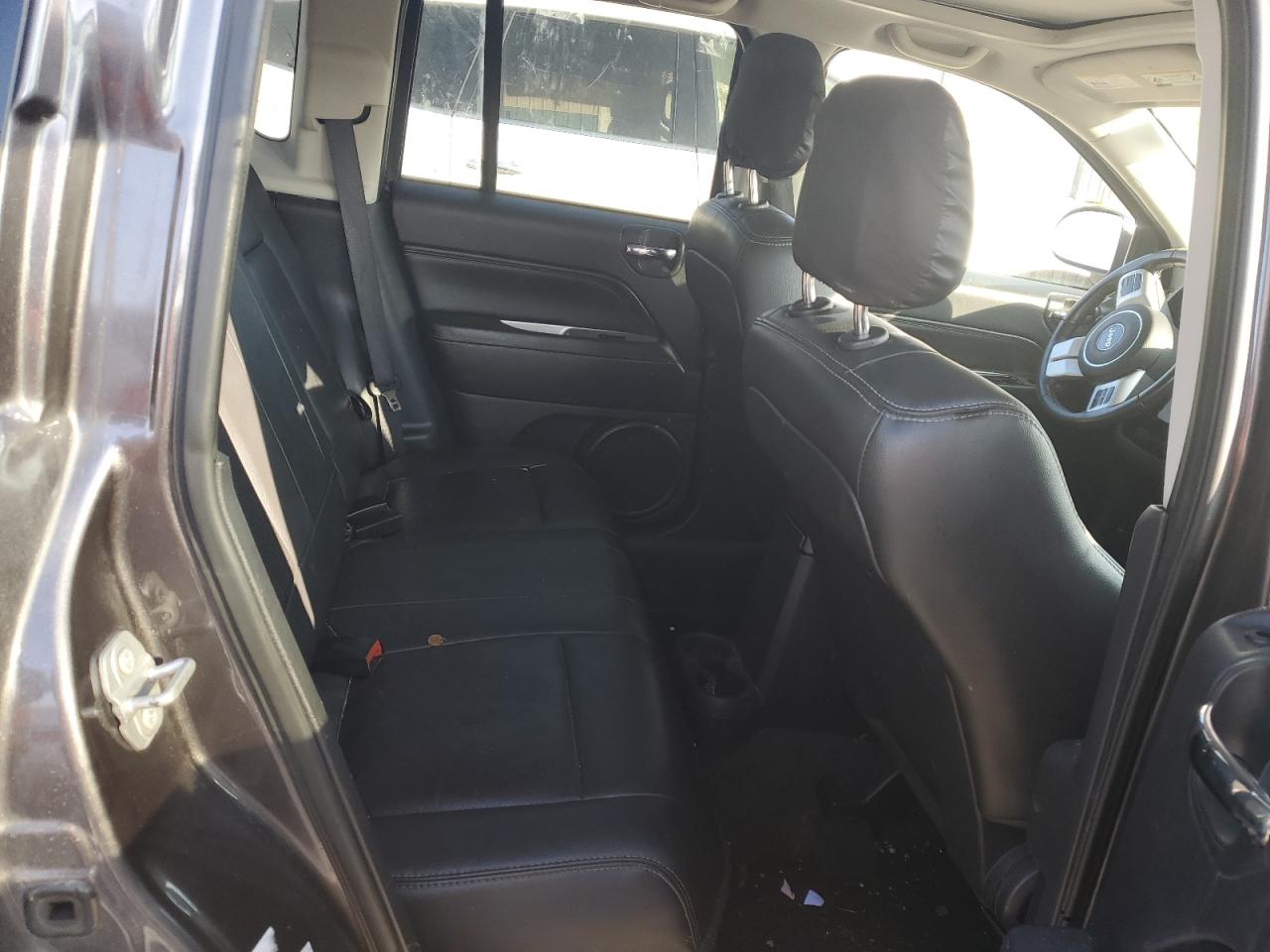2017 Jeep Compass - Image 10