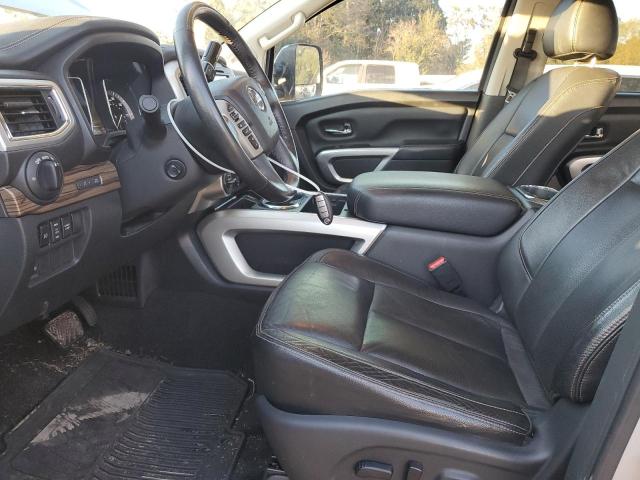 Pickups NISSAN TITAN 2016 Silver