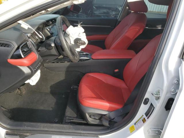 TOYOTA CAMRY 2020 Белы