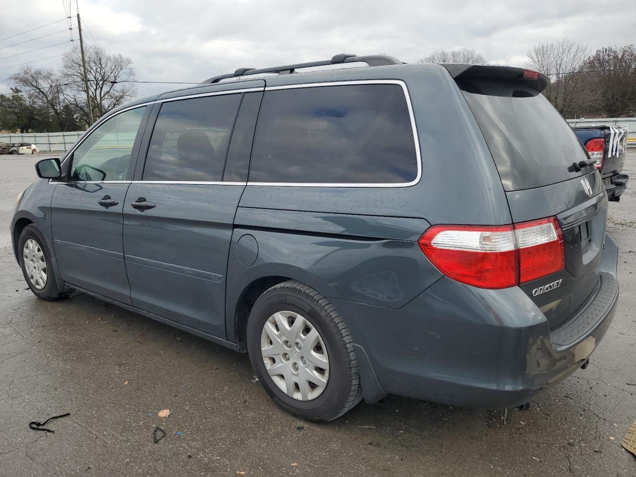 2006 Honda Odyssey - Image 2