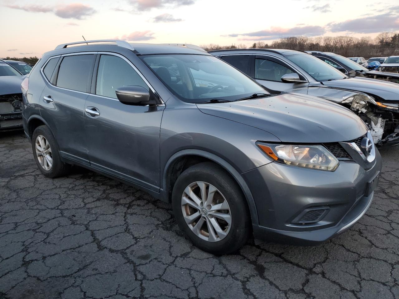 2015 Nissan Rogue - Image 4