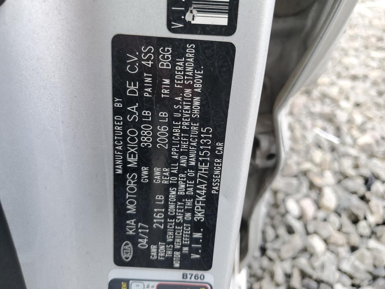 2017 Kia Forte - Image 12