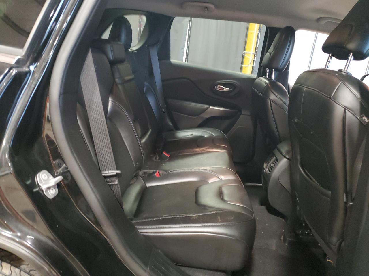 2019 Jeep Grand Cherokee - Image 11