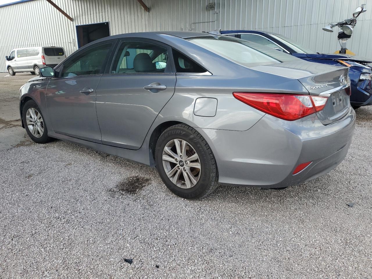 2014 Hyundai Sonata - Image 2
