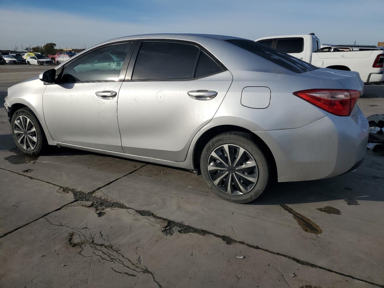 VIN 5YFBURHEXHP601242 2017 TOYOTA COROLLA no.2