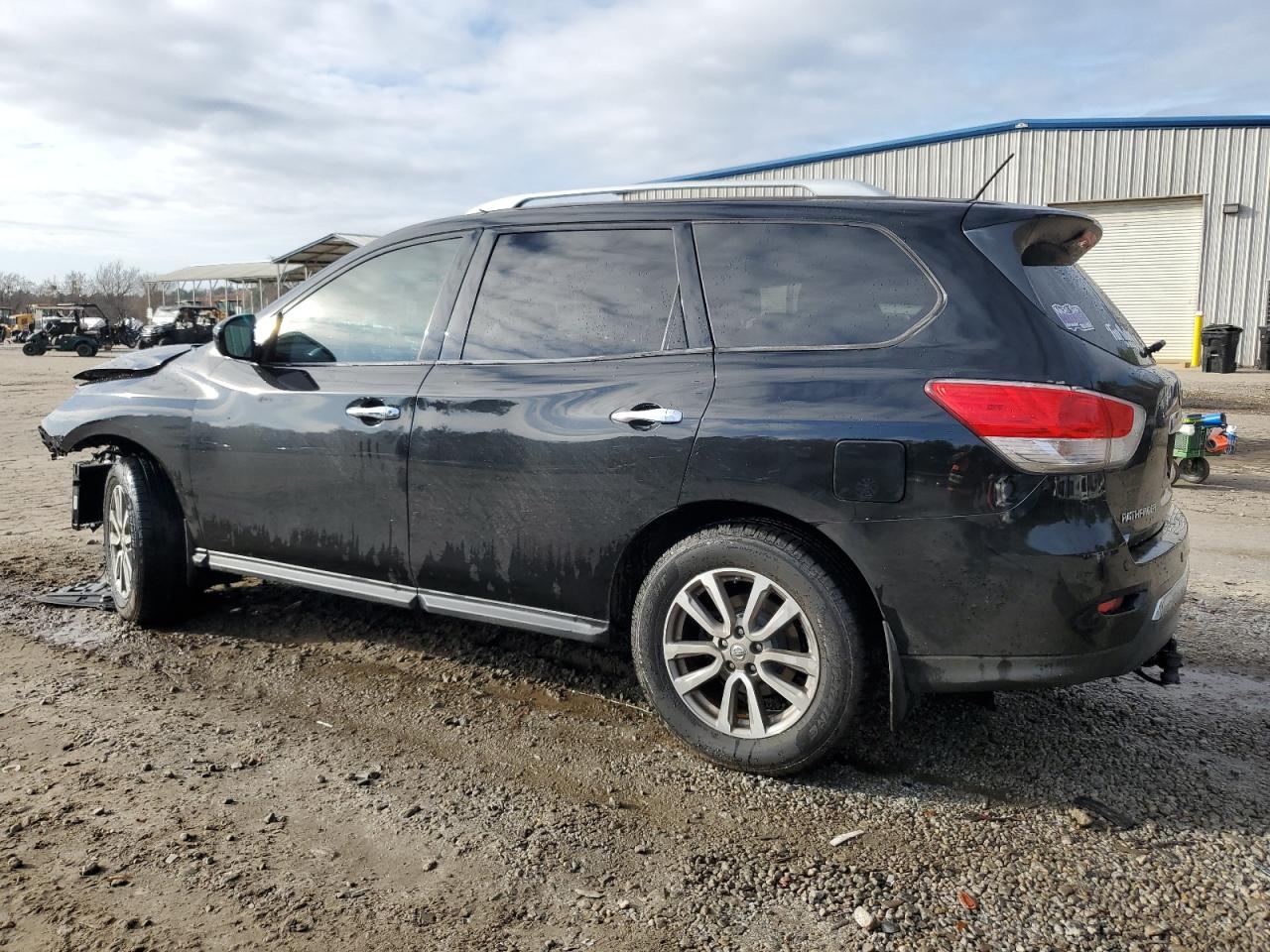 2015 Nissan Pathfinder - Image 2