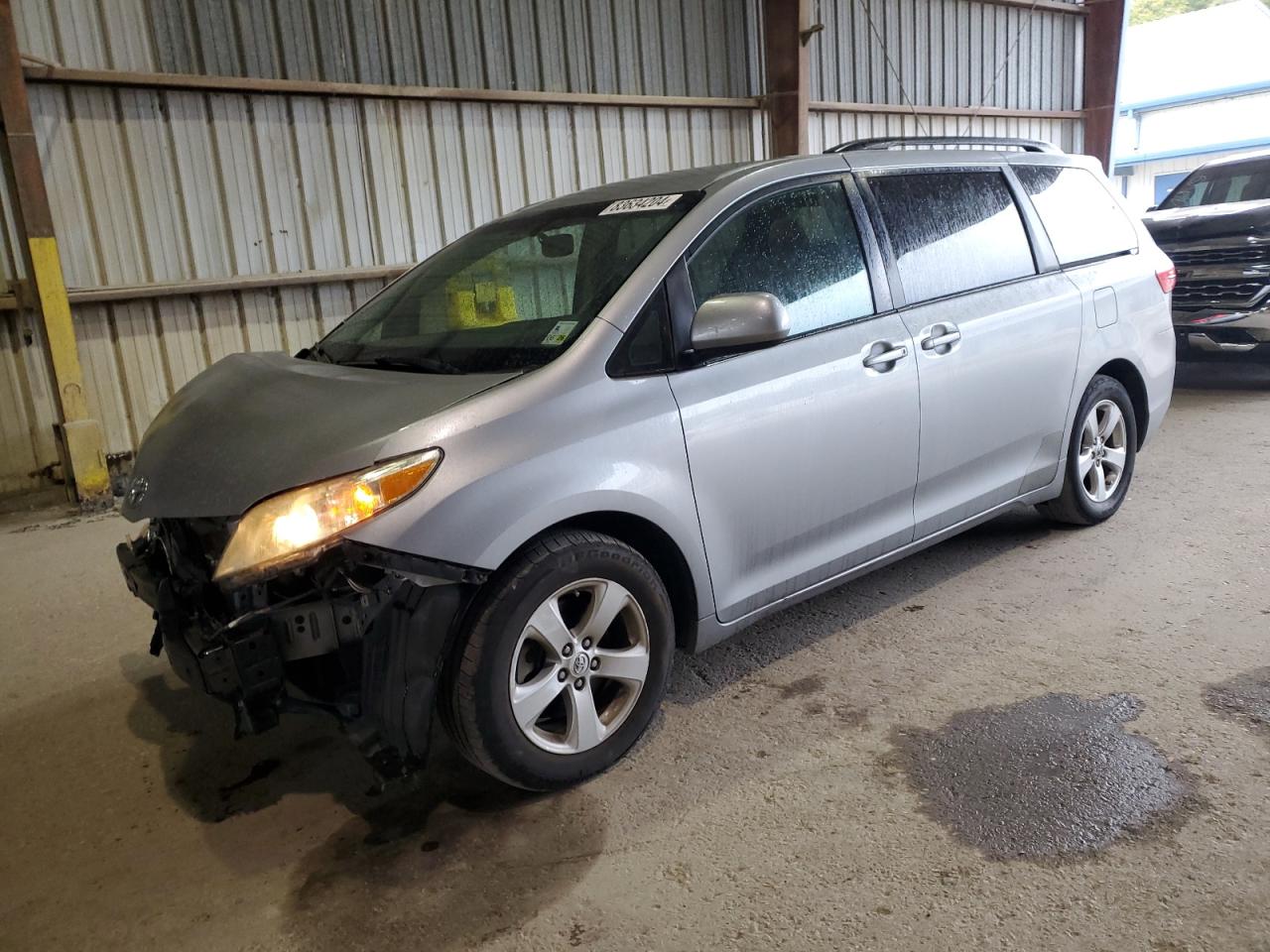 2015 Toyota Sienna - Image 1