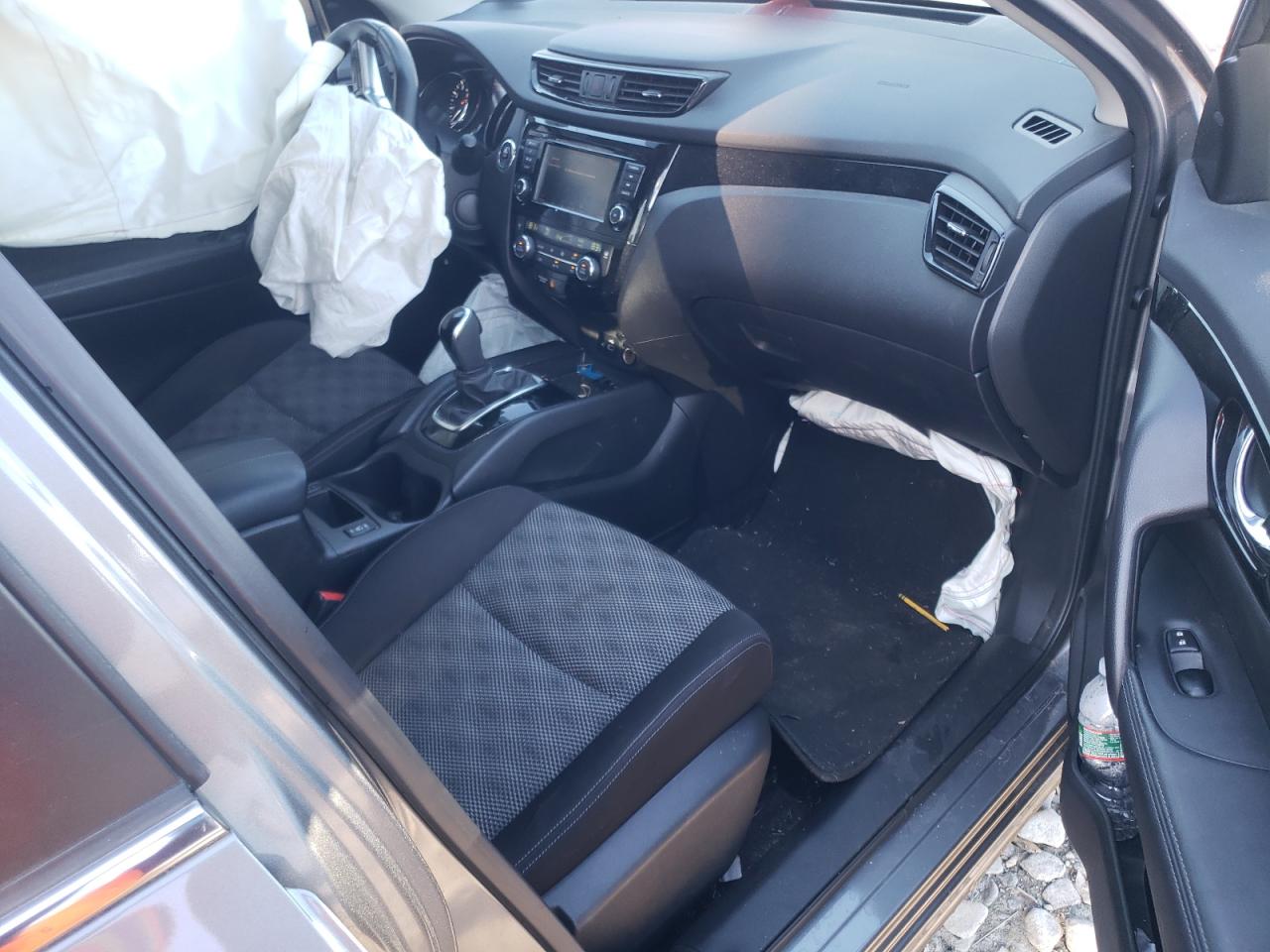 2020 Nissan Rogue - Image 8