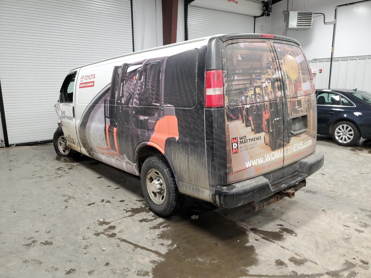2015 Chevrolet Express - Image 2
