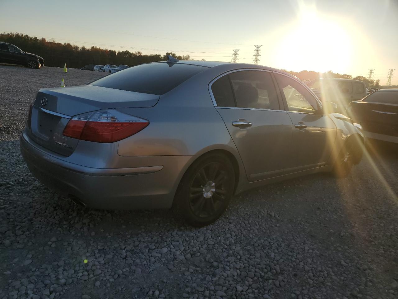 2009 Hyundai Genesis - Image 3