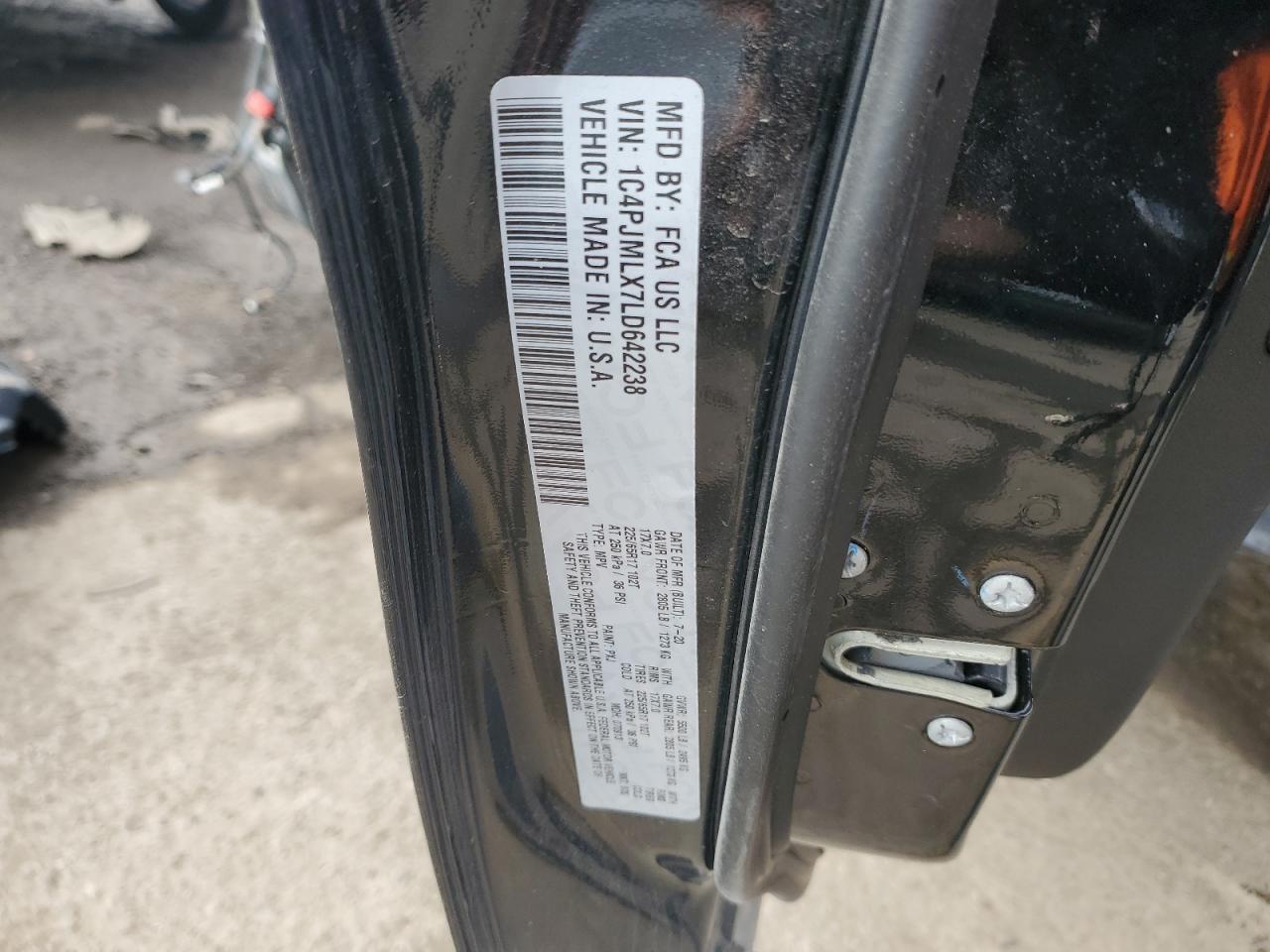 2020 Jeep Grand Cherokee - Image 13