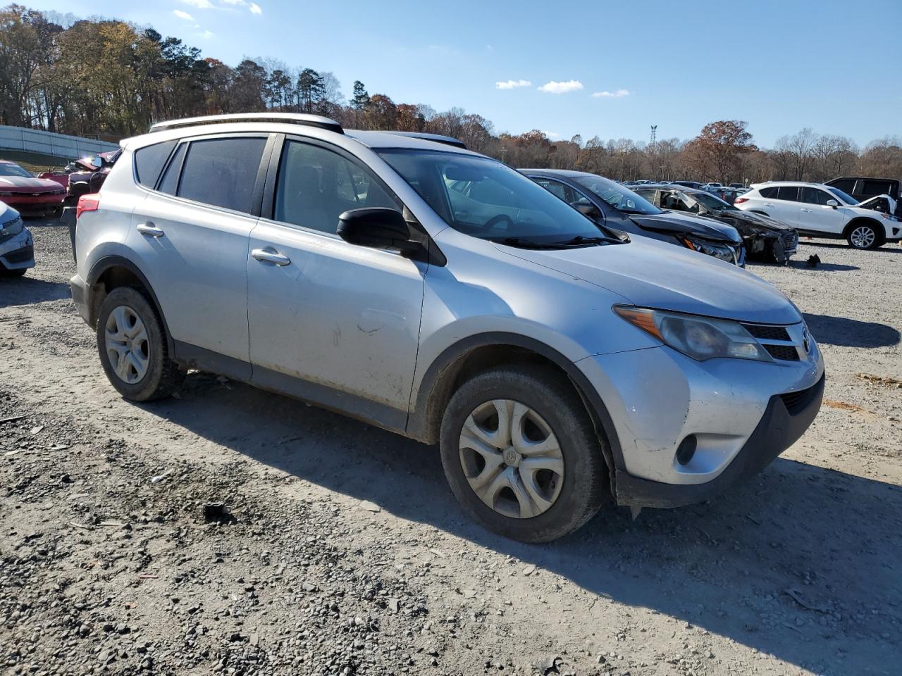 VIN JTMBFREV7FD138023 2015 TOYOTA RAV4 no.4